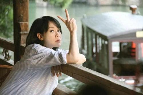 刘若英老公钟小江(刘若英一家三口相片)插图2