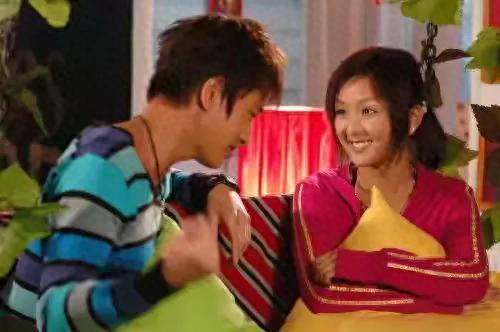 何洁释小龙结婚了吗(何洁离婚了几次)插图5