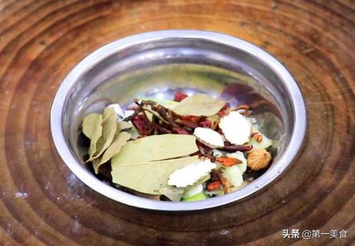 带鱼怎么做法最好吃(冰冻带鱼8种最佳吃法)插图4