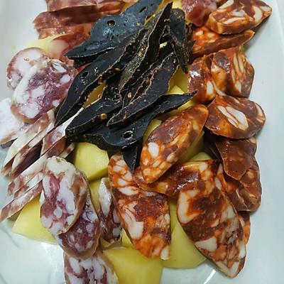 腊味合蒸是什么地方的菜(腊味合蒸是什么肉还是菜)插图1