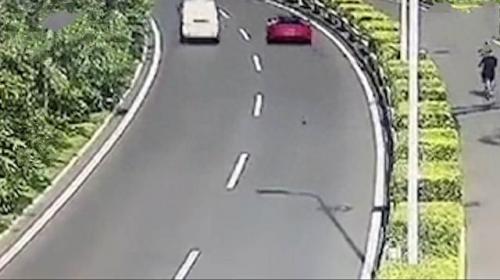 捡到10万元钻戒以为是道具(捡到原价近十万的钻戒)插图5