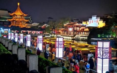 南京夜市酒吧排名前十(南京外人多的酒吧)