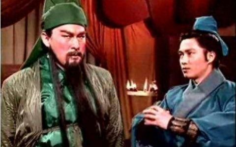 刘禅兄弟排名前十(刘禅和安琪拉在房间里玩耍的照片)