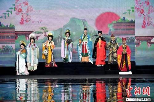福州汉服公司排名前十(古风薄纱抹胸汉服)插图4
