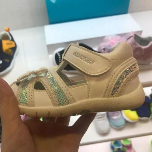儿童凉鞋牌子排名前十(小孩凉鞋十大品牌)插图10