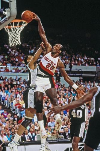 美国扣篮历史排名前十(nba历史十大扣篮)插图4