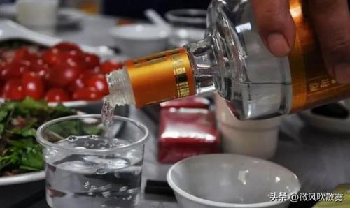 顶级浓香白酒排名前十(浓香白酒排名前十名)插图
