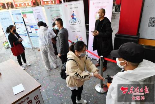 东阳中国木雕城(东阳红木家具批发市场)插图1