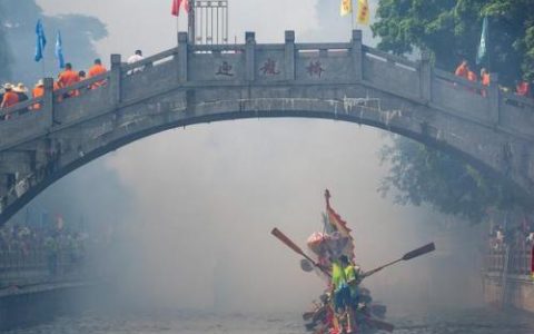 端午赛龙舟(赞美龙船的诗句)