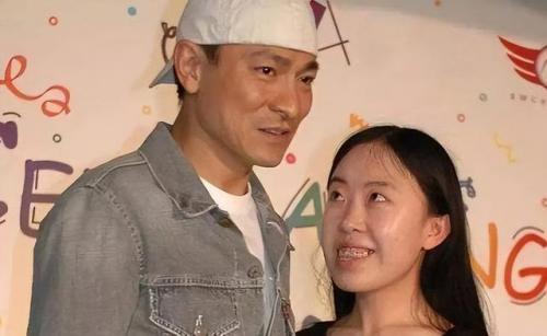 各界大佬捐钱排名前十(名人大咖捐钱的例子)插图43
