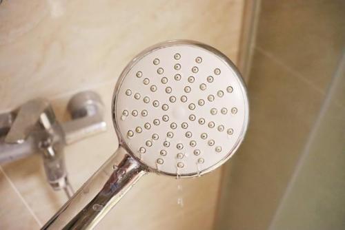 家用热水器(家用热水器选多少升)插图6