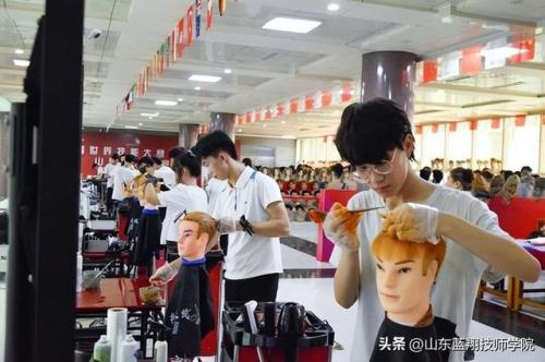 美容美发培训学校(学理发一般几年出师)插图