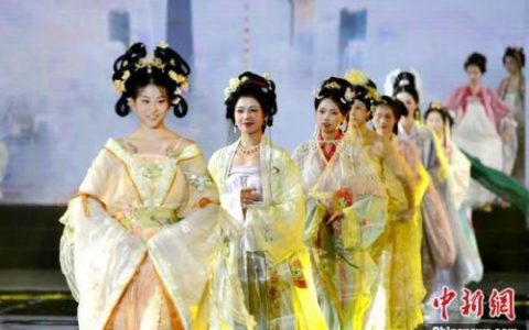 福州汉服公司排名前十(古风薄纱抹胸汉服)