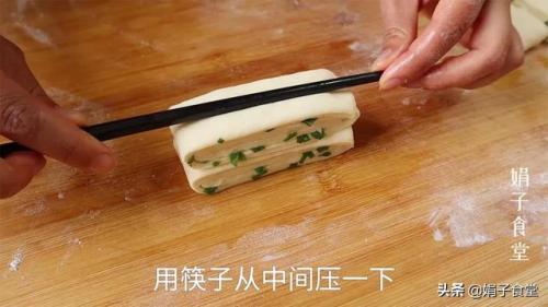 花卷的卷法(一根筷子做6种花卷)插图19