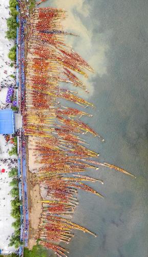 端午赛龙舟(赞美龙船的诗句)插图9
