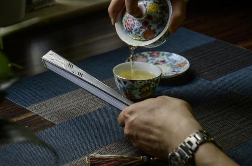 金属折扇品牌排名前十(折扇什么材质的好)插图1