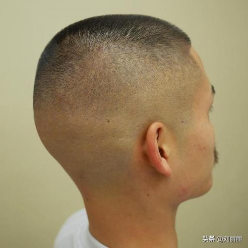 今年最流行的男发型(头行最新款男流行造型)插图4