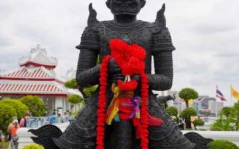曼谷各大寺庙排名前十(曼谷白色寺庙)