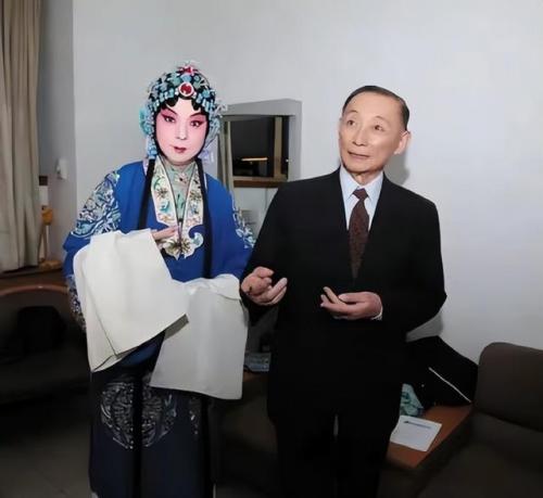 辽阳豪华酒吧排名前十(辽阳有演艺的酒吧吗)插图19