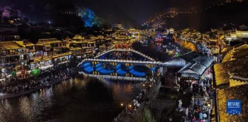 湖南凤凰城旅游(凤凰古城现在收门票吗)插图1