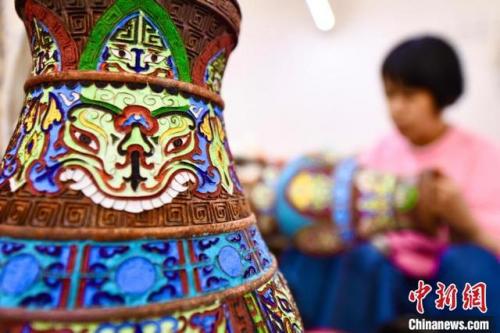 景泰蓝是什么地方的(景泰蓝手镯一般多少钱)插图