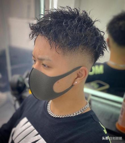 现在流行什么发型男(最近流行男发型)插图5