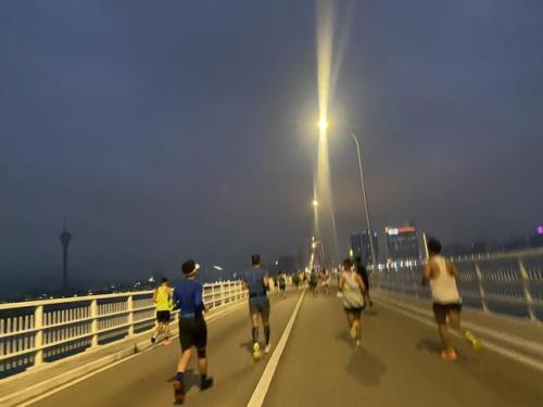 顶级跑鞋竞赛排名前十(顶级跑鞋排名前十名)插图5
