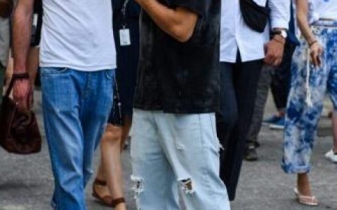 男人穿衣(28岁男人穿衣搭配技巧)