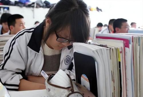 衡水复读学费排名前十(衡水复读一年费用)插图7