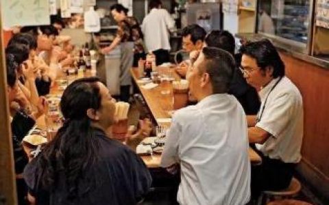 大阪酒吧价格排名前十(霓虹酒吧排行榜前十)