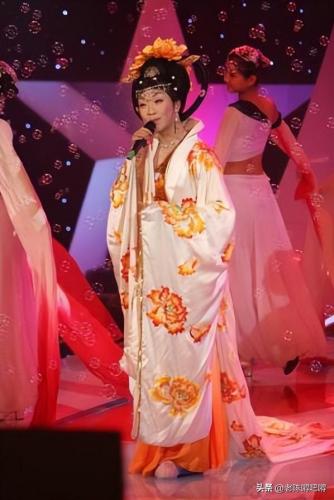 贵妃醉酒李玉刚(新贵妃醉酒版权在哪个平台)插图