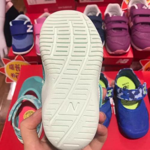 儿童凉鞋牌子排名前十(小孩凉鞋十大品牌)插图48