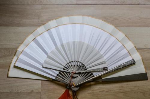 金属折扇品牌排名前十(折扇什么材质的好)插图6