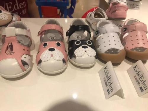 儿童凉鞋牌子排名前十(小孩凉鞋十大品牌)插图22