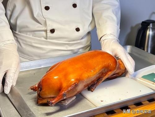 北京烤鸭哪里好吃(全聚德烤鸭多少钱一只)插图16