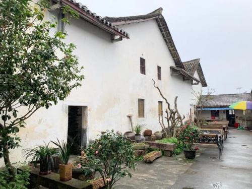 韶关单间餐厅排名前十(餐厅单间红色墙面)插图46