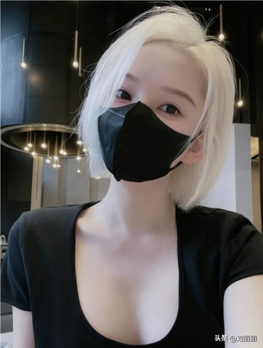 烫什么发型好看(2024好看发型)插图5