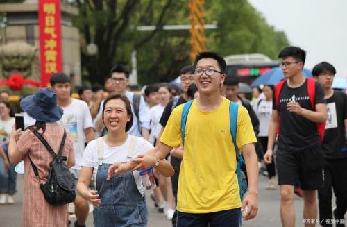 重庆学校热度排名前十(考研高校人气排行榜)插图