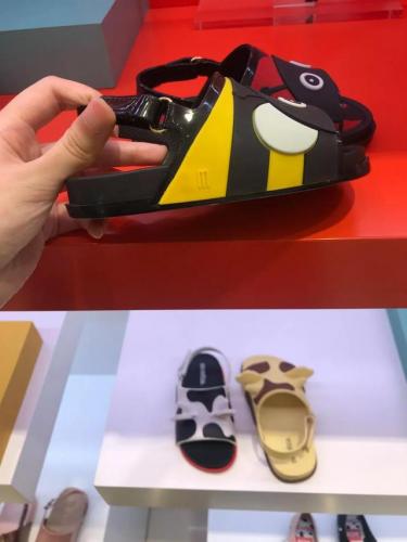 儿童凉鞋牌子排名前十(小孩凉鞋十大品牌)插图17