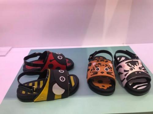 儿童凉鞋牌子排名前十(小孩凉鞋十大品牌)插图14