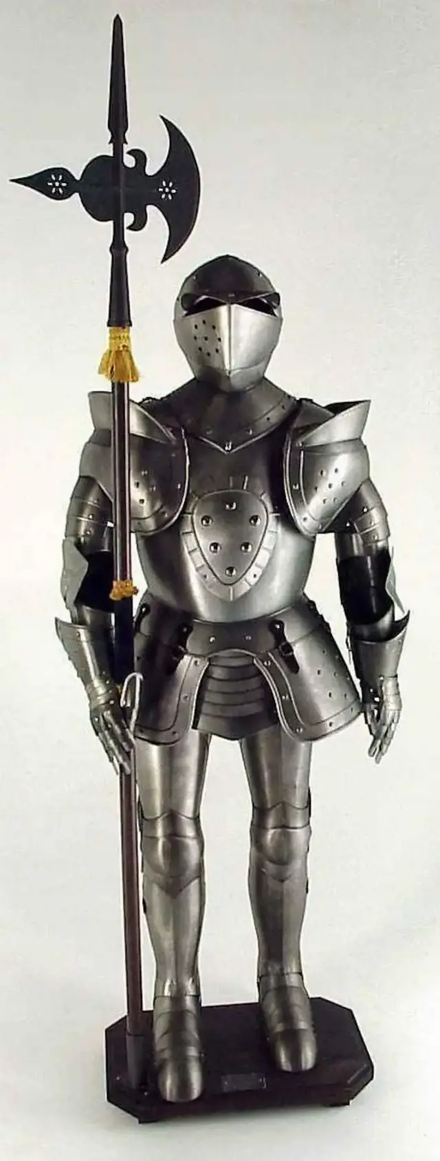 游戏铠甲武器排名前十(五行铠甲有几个武器)插图5