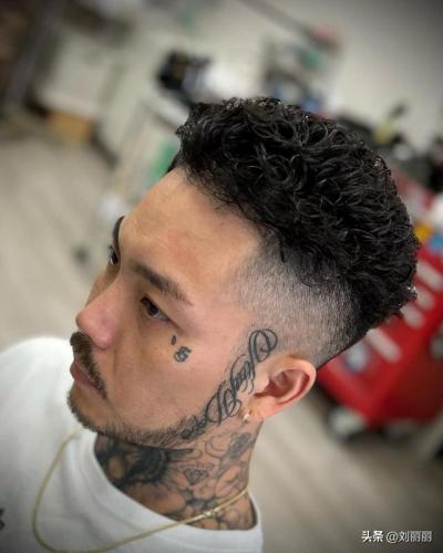 今年最流行的男发型(头行最新款男流行造型)插图14