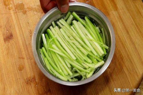 丝瓜汤的做法(丝瓜的18种家常做法)插图2