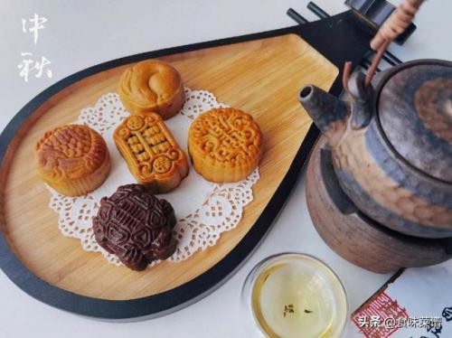 莲香楼月饼(广州莲香楼什么产品最有名)插图