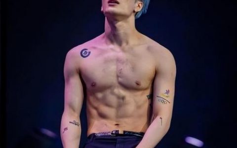 韩国肌肉男(韩国男模特内衣走秀选拔)