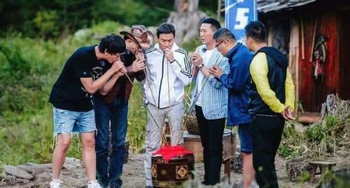 小爸爸穿帮镜头(搞笑的穿帮镜头)插图