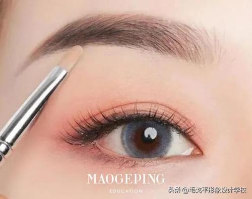 新手化妆技巧(怎样化妆好看又简单初学者)插图19