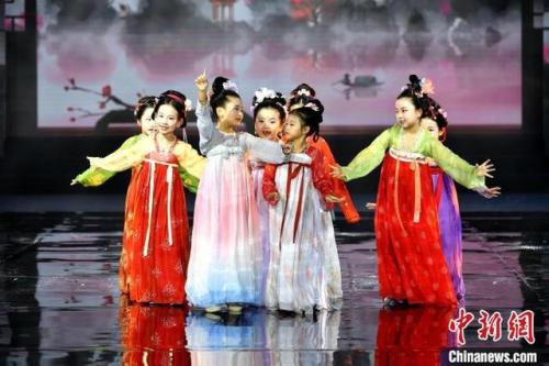 福州汉服公司排名前十(古风薄纱抹胸汉服)插图1