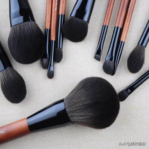 粉底膏怎么用(粉底膏使用方法)插图5