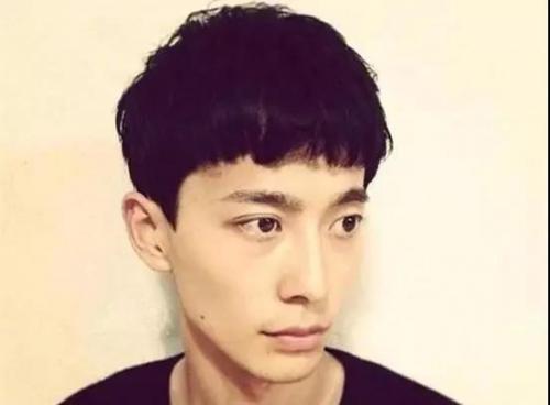 男学生发型设计(16～18岁发型男学生)插图3